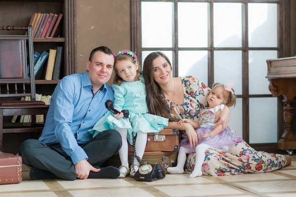 Девочка без эмоций: обычная гематома превратила здорового ребенка в инвалида