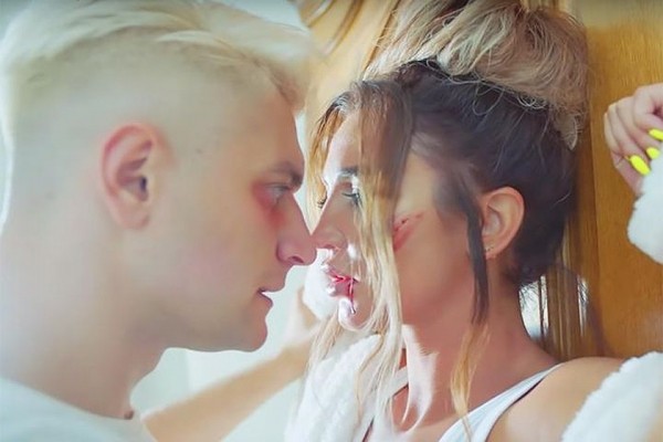 Сбежал от долгов к Бузовой: за топовым блогером Давой охотятся судебные приставы