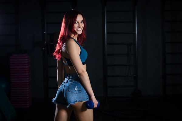 &laquo;Хочу попу, как футбольный мяч&raquo;: сибирячки, тягающие железо, показали свои мышцы