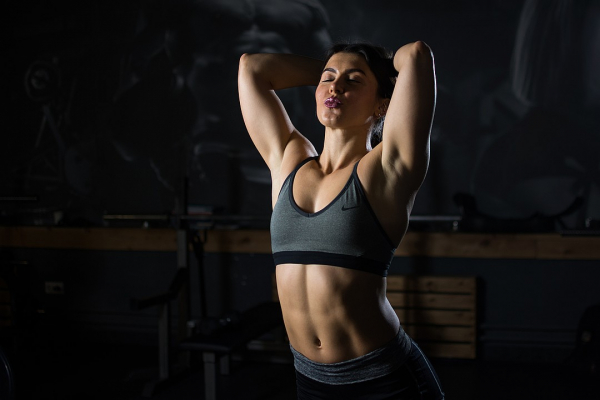 &laquo;Хочу попу, как футбольный мяч&raquo;: сибирячки, тягающие железо, показали свои мышцы