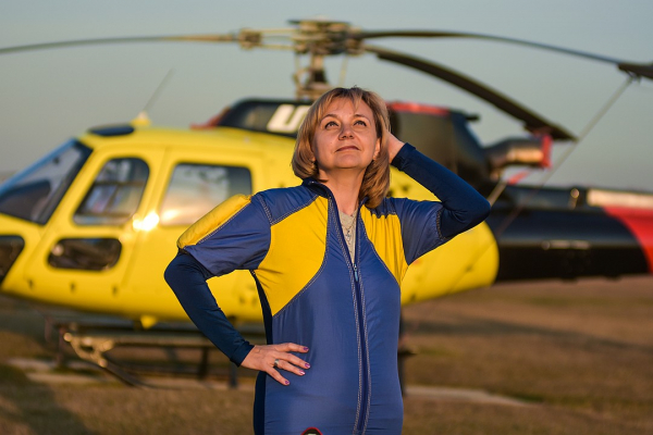 «Мы падаем на скорости 200 километров в час»: красотки-парашютистки рассказали про свои трюки «Мы падаем на скорости 200 километров в час»: красотки-парашютистки рассказали про свои трюки