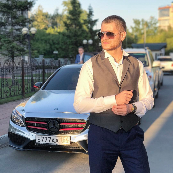 Сбежал от долгов к Бузовой: за топовым блогером Давой охотятся судебные приставы