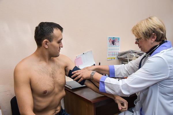 В армию так хочу, что есть не могу: парень скинул 37 кило из-за любви к Родине В армию так хочу, что есть не могу: парень скинул 37 кило из-за любви к Родине