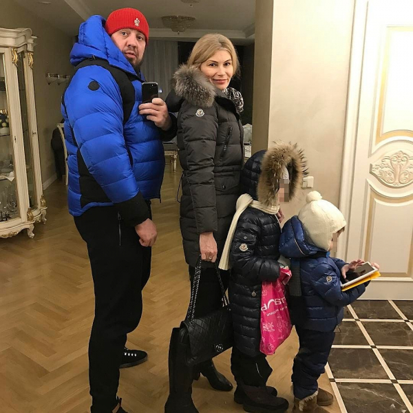 «Сломал мне позвоночник, дети со слезами прятались от него»: страшная исповедь бывшей жены миллионера