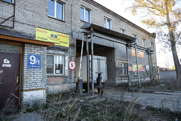 «Берут по 3 тысячи с каждого»: на рынке, где случилась перестрелка, рассказали о рэкете «Берут по 3 тысячи с каждого»: на рынке, где случилась перестрелка, рассказали о рэкете