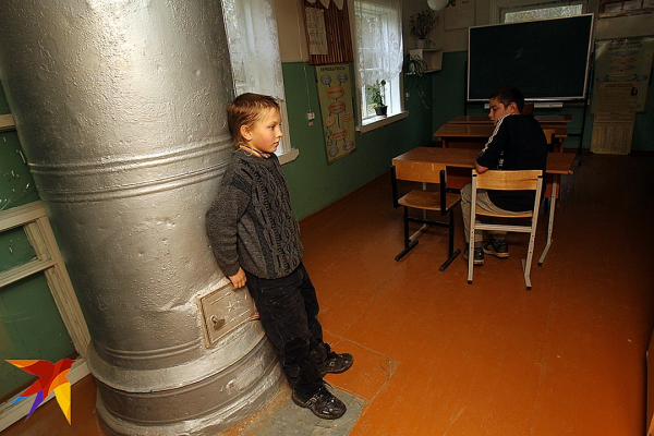 Чтобы ликвидировать село, достаточно закрыть в нем школу и больницу Чтобы ликвидировать село, достаточно закрыть в нем школу и больницу