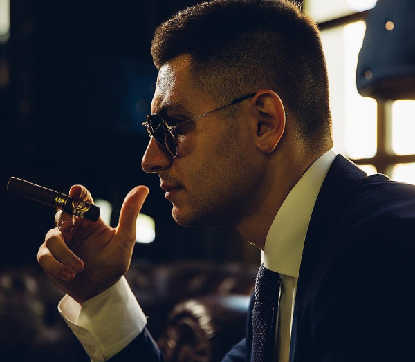 Сбежал от долгов к Бузовой: за топовым блогером Давой охотятся судебные приставы