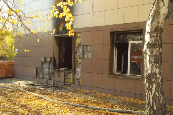 «Рабочих через окна вытаскивали» - пожар в больнице города Обь