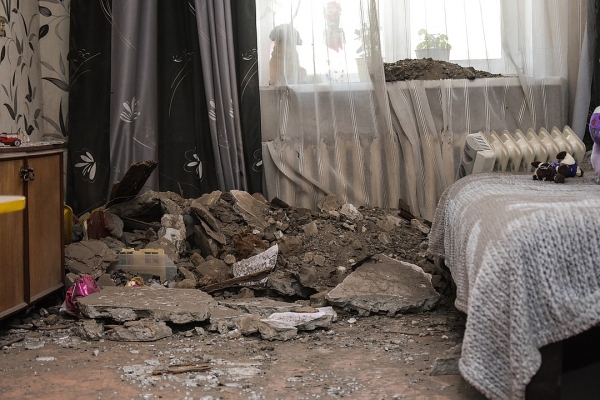 Вместо игрушек - бетон: в детской комнате рухнуло чердачное перекрытие