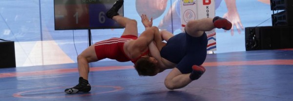 &laquo;Центр державы&raquo;: 300 борцов сошлись на&nbsp;трёх коврах в&nbsp;Новосибирске