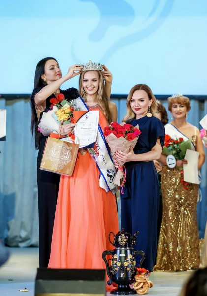 История сибирской Золушки: как глухая уборщица из России покорила подиум в Италии