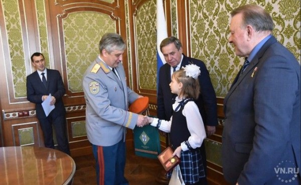 В правительстве региона наградили детей, совершивших героические поступки