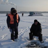 Специалисты МЧС России призвали рыбаков соблюдать правила безопасности на льду Специалисты МЧС России призвали рыбаков соблюдать правила безопасности на льду