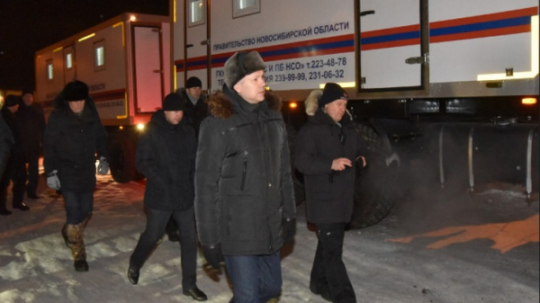 Губернатор экстренно прилетел из Москвы в Новосибирск из-за коммунальной аварии 