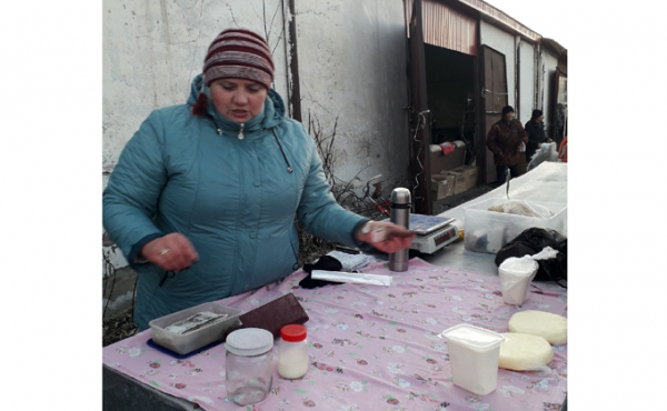 Шесть коров ради выживания держит мать шестерых детей в Чанах