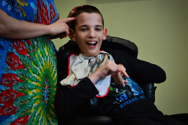 «Зачем ты их таких один за одним рожала»: откровения мамы тройняшек с ДЦП, у которой умер муж