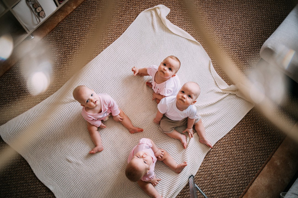 «Я - квадромама»: сибирячка раскрутила страничку в «Инстаграме» с помощью няшек-четверняшек «Я - квадромама»: сибирячка раскрутила страничку в «Инстаграме» с помощью няшек-четверняшек