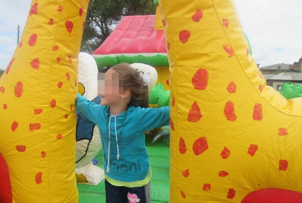 «Думаю, ее удерживают насильно»: пенсионерка ищет свою шестилетнюю внучку, которую мама прячет в Сибири «Думаю, ее удерживают насильно»: пенсионерка ищет свою шестилетнюю внучку, которую мама прячет в Сибири