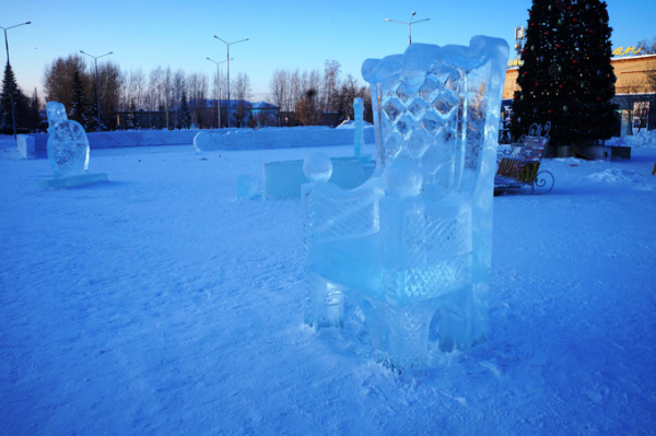 16 тонн льда пошло на строительство новогоднего городка-2020 в Бердске