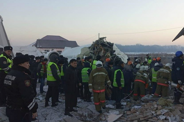 В Казахстане разбился пассажирский самолет, на борту которого находились 100 человек