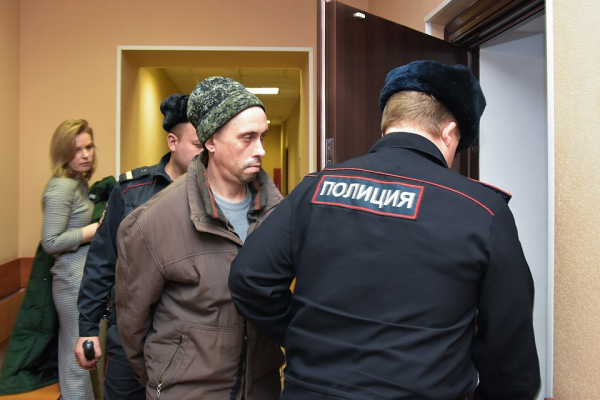 Соседи думали, что наверху ломают шкаф: отчим-садист мог изнасиловать 5-летнюю девочку