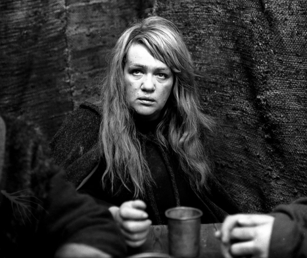 Галина Волчек разрыдалась, увидев себя в &laquo;Осеннем марафоне&raquo;