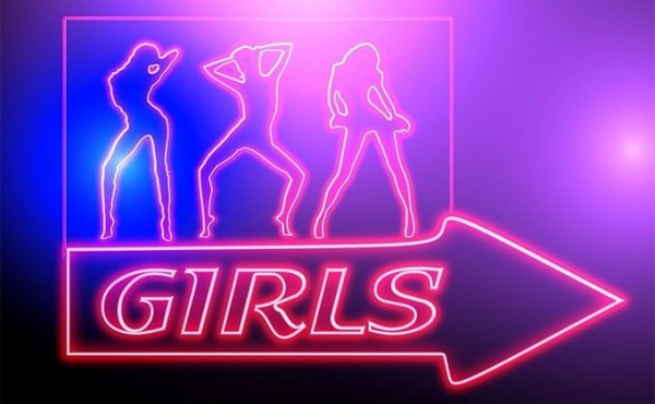 Женщина втянула в проституцию мужа и сына