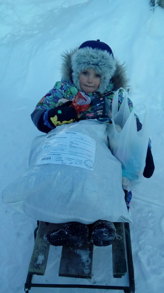 «Хотели помочь, а на нас полиция наехала»: сибиряка обвиняют в эксплуатации детей из-за фото ребенка с веником «Хотели помочь, а на нас полиция наехала»: сибиряка обвиняют в эксплуатации детей из-за фото ребенка с веником
