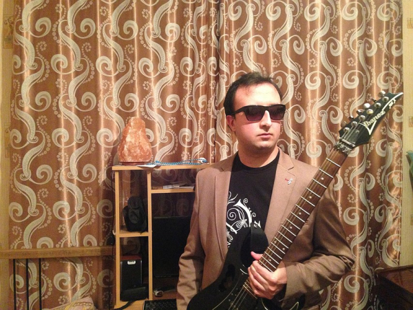 «Я не потерял зрение - я приобрел мрак»: история ослепшего студента, который играет в ресторанах и танцует кизомбу «Я не потерял зрение - я приобрел мрак»: история ослепшего студента, который играет в ресторанах и танцует кизомбу