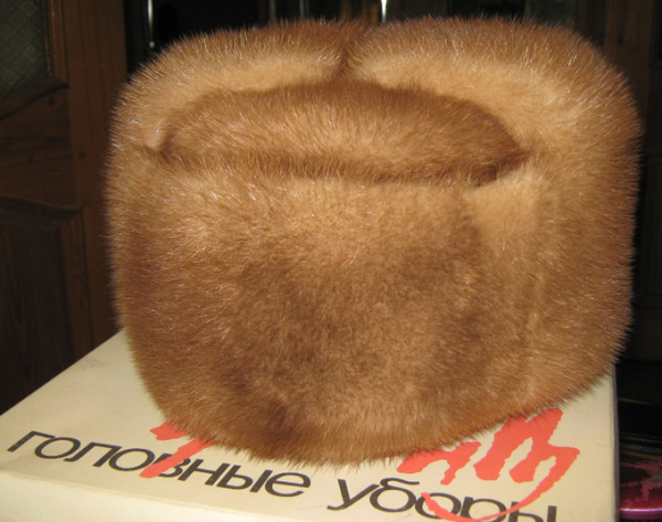 Почему исчезли формовки – легендарные шапки из 90-х Почему исчезли формовки – легендарные шапки из 90-х