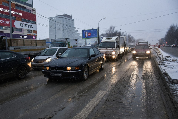 На Новосибирск обрушился ледяной дождь: онлайн-трансляция и самые яркие фото непогоды