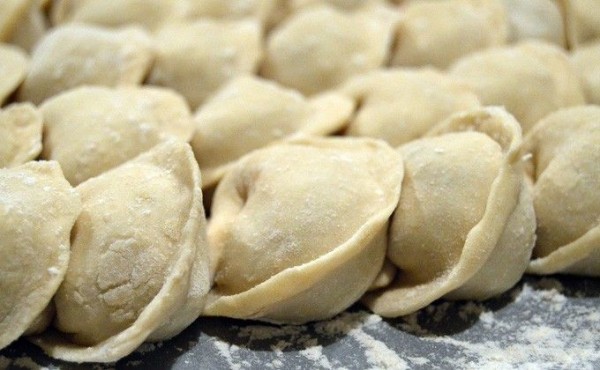 Тысяча новосибирцев слепит пельмени в пользу детей-отказников Тысяча новосибирцев слепит пельмени в пользу детей-отказников