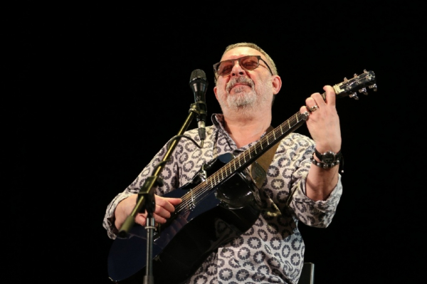 Евгений Маргулис – на квартирнике отличились Баста, Чиж и Лолита Евгений Маргулис – на квартирнике отличились Баста, Чиж и Лолита