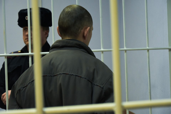 Соседи думали, что наверху ломают шкаф: отчим-садист мог изнасиловать 5-летнюю девочку