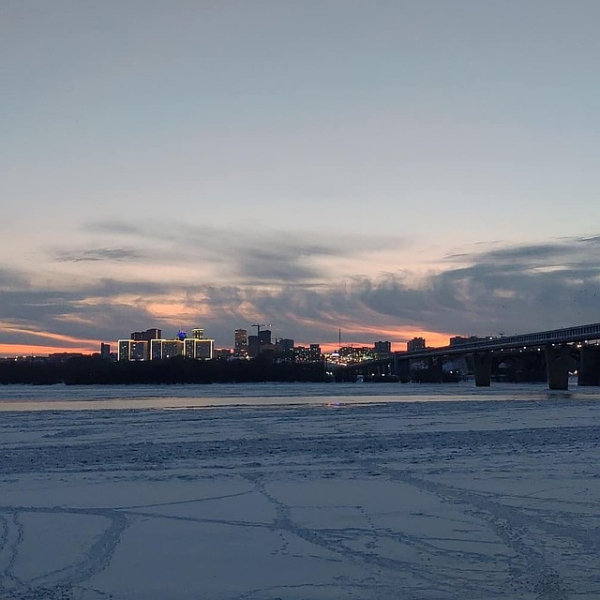 На Новосибирск обрушился ледяной дождь: онлайн-трансляция и самые яркие фото непогоды