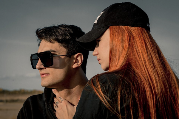 Ради лайков: блогер увез свою девушку в лес и чуть не закопал заживо