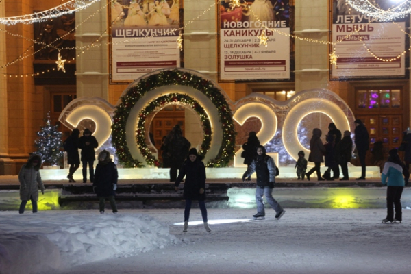 Главную Елку-2020 открыли под &laquo;Щелкунчика&raquo; в Новосибирске