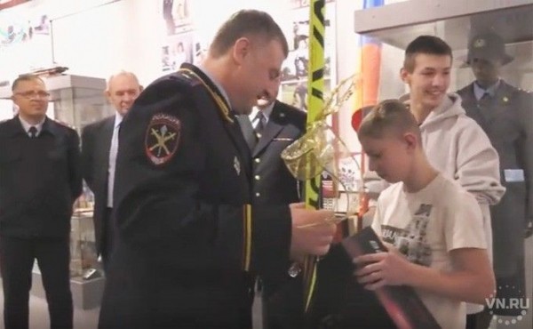 Полицейские исполнили заветное желание мальчика из многодетной семьи