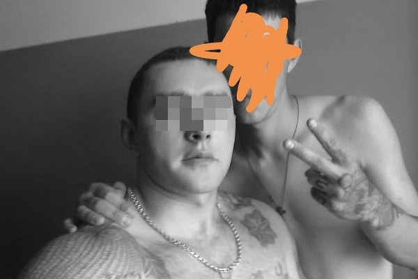 Убийца новосибирской певицы устраивал банкеты на зоне и подсаживал заключенных на «спайсы» Убийца новосибирской певицы устраивал банкеты на зоне и подсаживал заключенных на «спайсы»