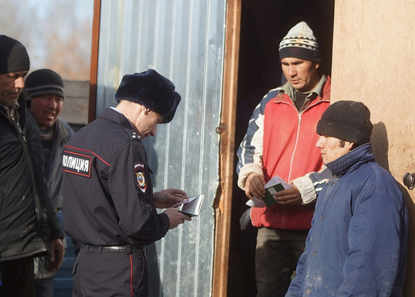 ВИП-гастарбайтеры: под видом академиков в Россию завозят дворников ВИП-гастарбайтеры: под видом академиков в Россию завозят дворников