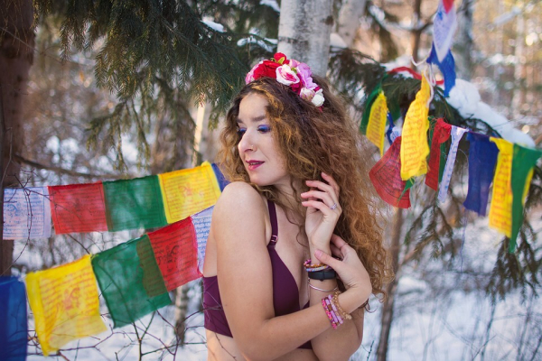 «Мы лежали в одном спальнике, но Витя держался»: сибирячки уходят из офисов в горы, чтобы найти любовь