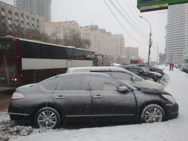 На Новосибирск обрушился ледяной дождь: онлайн-трансляция и самые яркие фото непогоды