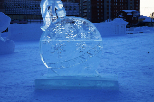 16 тонн льда пошло на строительство новогоднего городка-2020 в Бердске