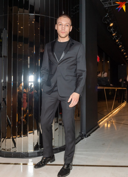 Собчак и Мороз померились декольте на премьере &laquo;Содержанок-2&raquo;