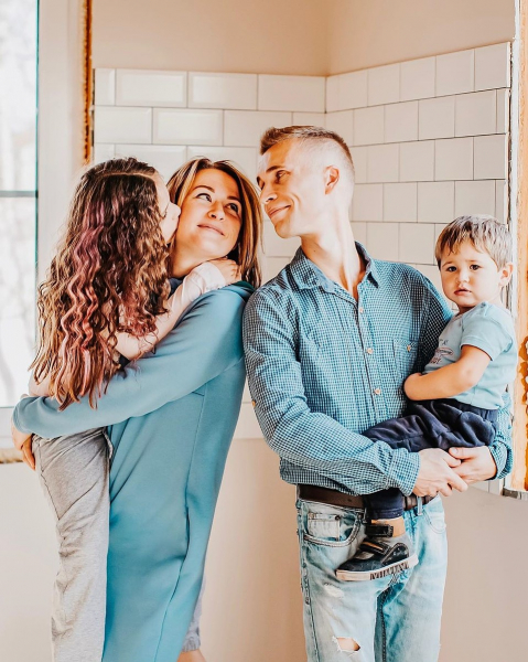 Не побоялась мальчика с сифилисом: бесплодная сибирячка стала приемной мамой, и теперь ей завидует весь &laquo;Инстаграм&raquo;