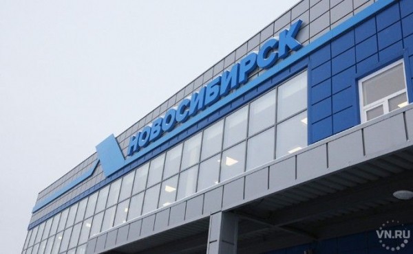 Рухнул недавно поставленный столб рядом с новым автовокзалом