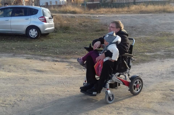 Коммунальщики сбросили на сибиряка дверь с 9-го этажа: теперь он пытается отсудить у государства деньги за инвалидную коляску Коммунальщики сбросили на сибиряка дверь с 9-го этажа: теперь он пытается отсудить у государства деньги за инвалидную коляску