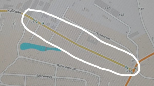 Пешеходный знак на улице Кубовой завалили снегом в Новосибирске Пешеходный знак на улице Кубовой завалили снегом в Новосибирске