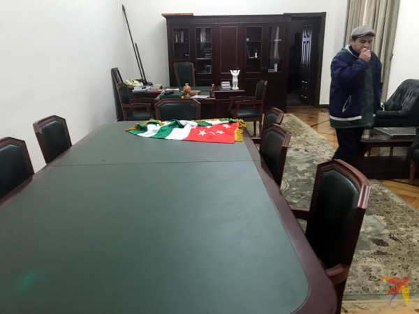 Абхазия все-таки свергла своего президента Абхазия все-таки свергла своего президента