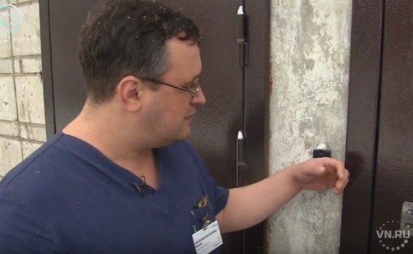 Сибиряк вживил себе под кожу пять чипов